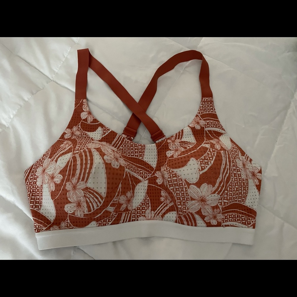 VS lightweight sports bra